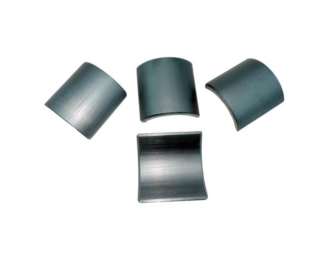 Catégorie LT05/LT07 de moteur d'essuie-glace des aimants 30W de moteur de ferrite de forme d'arc